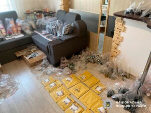 ​​​​Нацполіція ліквідувала наймасштабніше в Україні підпільне виробництво анаболічних стероїдів, які видавали за імпортні препарати для спортсменів