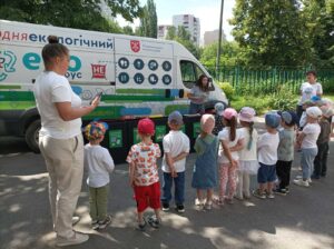 Малята вчилися сортувати сміття