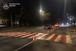 Судитимуть водія, який на пішохідному переході в Хмельницькому збив двох неповнолітніх та втік