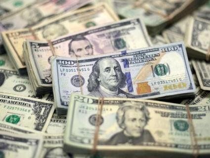 Рекордний долар: чому слабшає гривня і що буде з курсом далі
