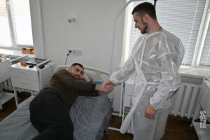 В першу чергу — до побратима