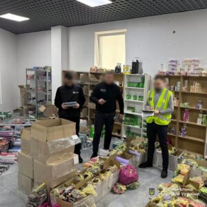 У Хмельницькому судитимуть організовану злочинну групу підпільних виробників електронних сигарет