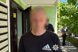 У Хмельницькому перед судом постане чоловік, який обікрав орендарів квартири