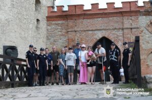 Терапія мистецтвом у старовинному замку