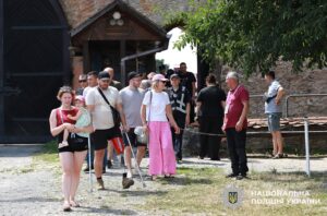 Терапія мистецтвом у старовинному замку