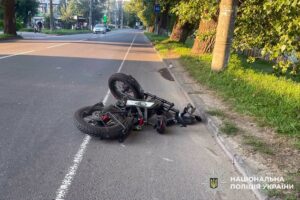 Відчинив двері — збив велосипедиста