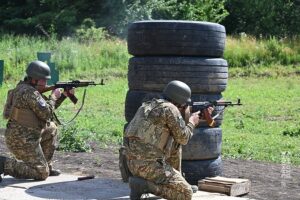 Відчути зброю як продовження власної руки: як тренуються подільські гвардійці