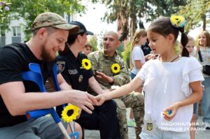 У Хмельницькому школярі відвідали поранених правоохоронців, які проходять лікування та реабілітацію у відомчому шпиталі МВС