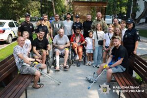 У Хмельницькому школярі відвідали поранених правоохоронців, які проходять лікування та реабілітацію у відомчому шпиталі МВС