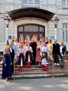 Повернути час назад дозволив «Квіт подільського танцю»