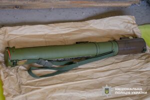 Поліцейські вилучили у місцевого мешканця арсенал боєприпасів та гранатомет