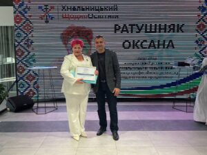 Освітяни Хмельницької громади приймали вітання з професійним святом